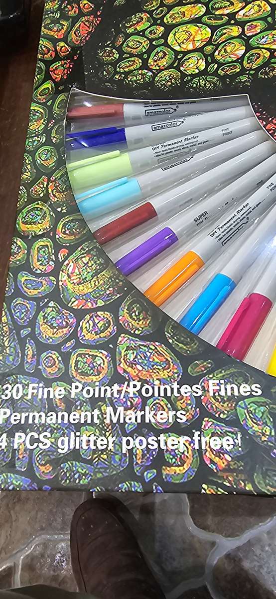 30 FINE POINT PERMANENT MARKERS WITH 4 PCS GLITTER POSTERS