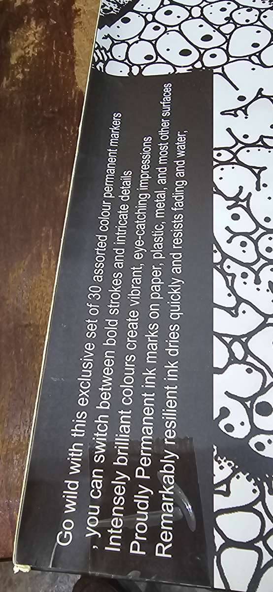 30 FINE POINT PERMANENT MARKERS WITH 4 PCS GLITTER POSTERS