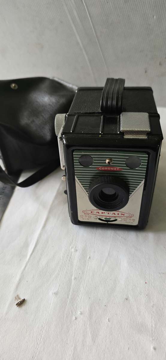 VINTAGE CORONET CAPTAIN 6 X 9 CAMERA (MADE IN ENGLAND)WITH CASE