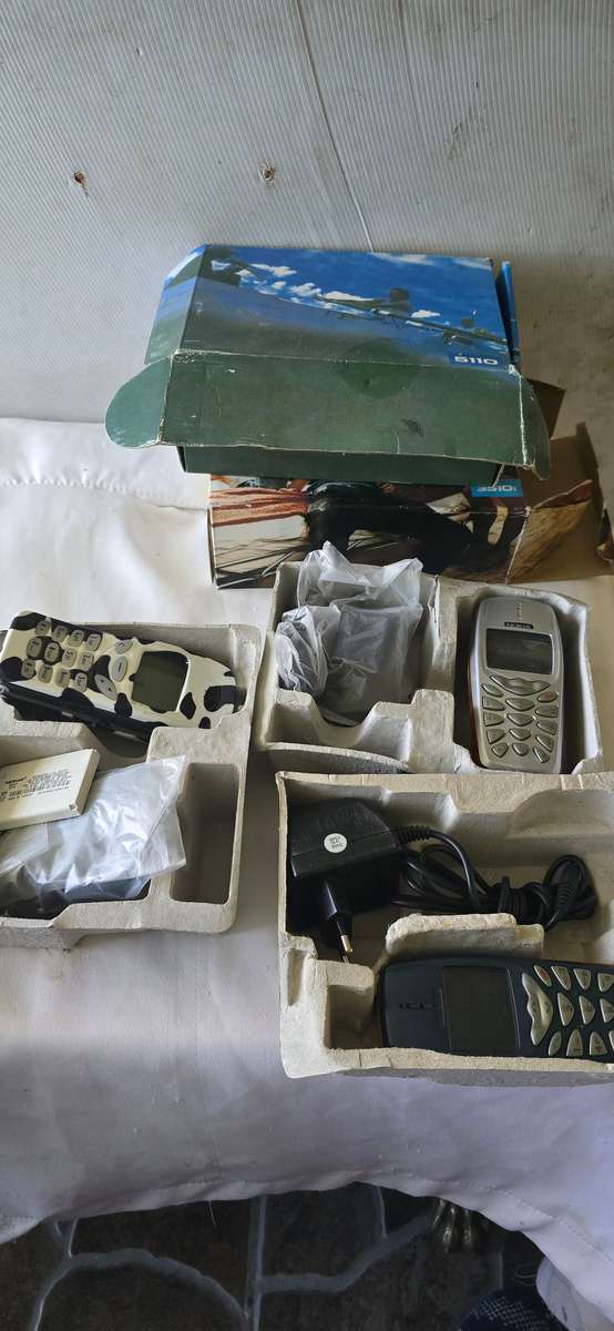 JOBLOT OLD NOKIA CELLPHONES