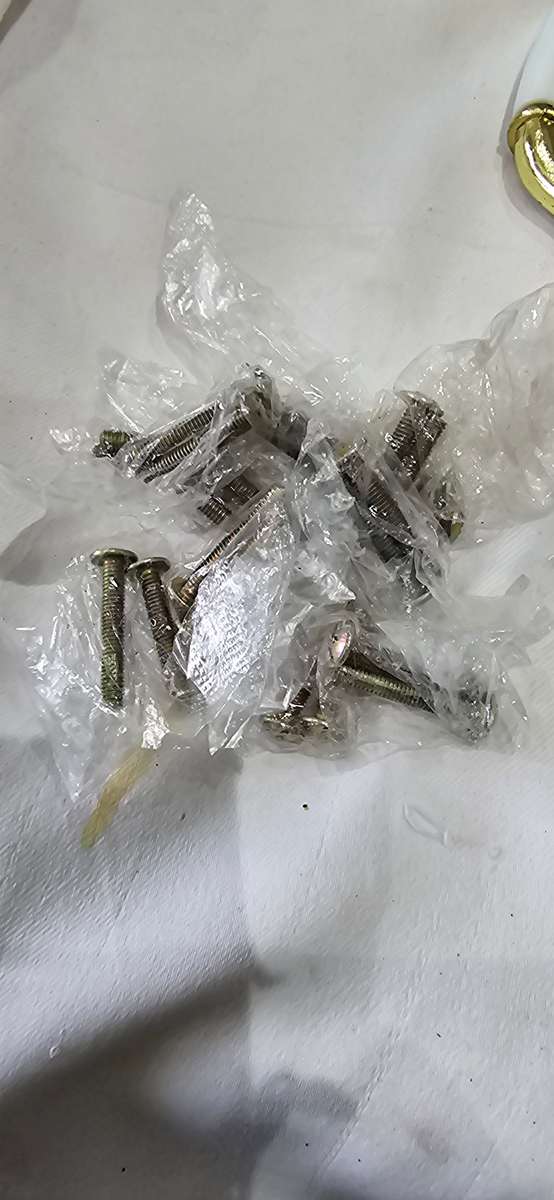 12 PIECE BRASS WITH WHITE FURNITURE HANDLES INCL.SCREWS