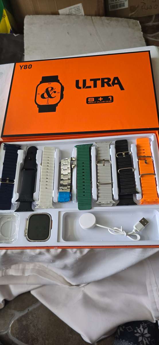 Y80 SMART WATCH WITH 8 CHANGEABLE STRAPS