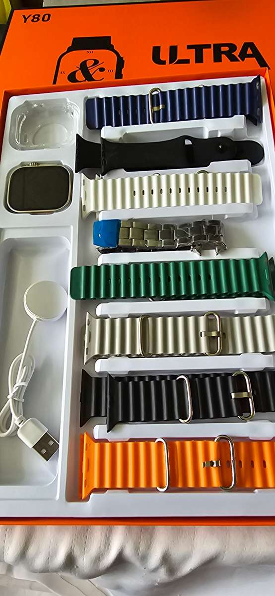 Y80 SMART WATCH WITH 8 CHANGEABLE STRAPS