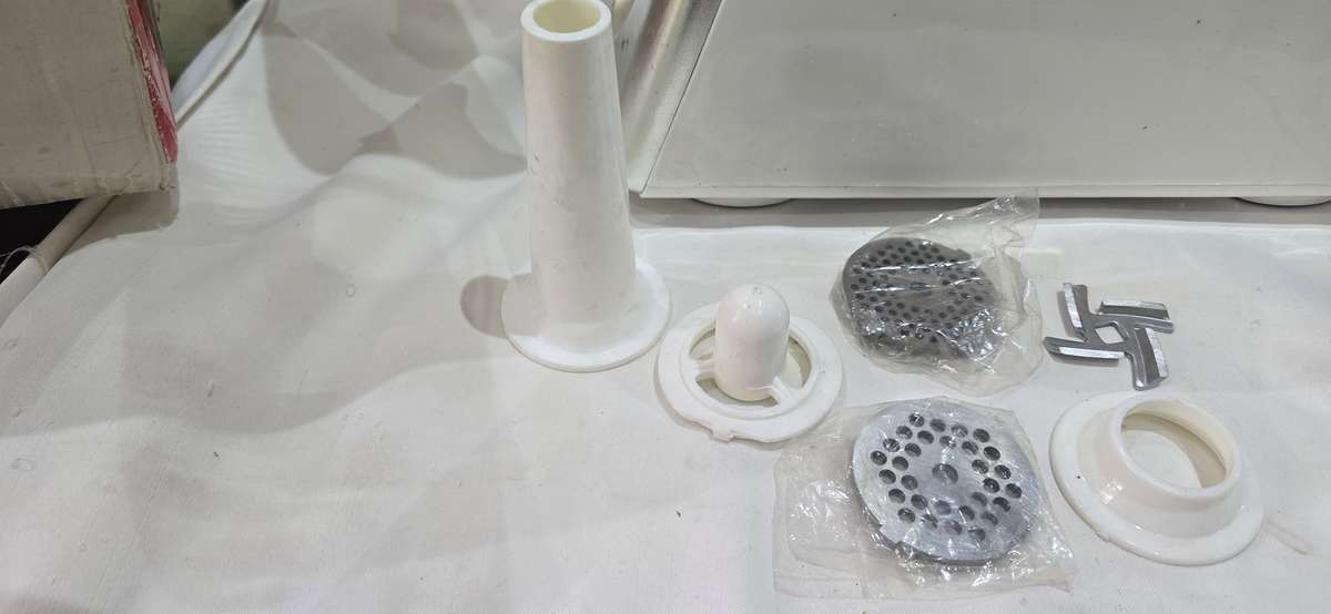 MEAT GRINDER (UNUSED) WITH ATTACHMENTS