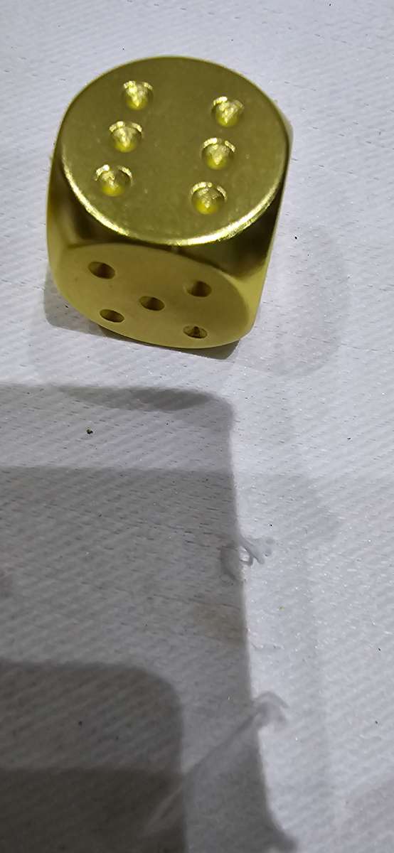 5 PIECE GOLDEN METAL DICES