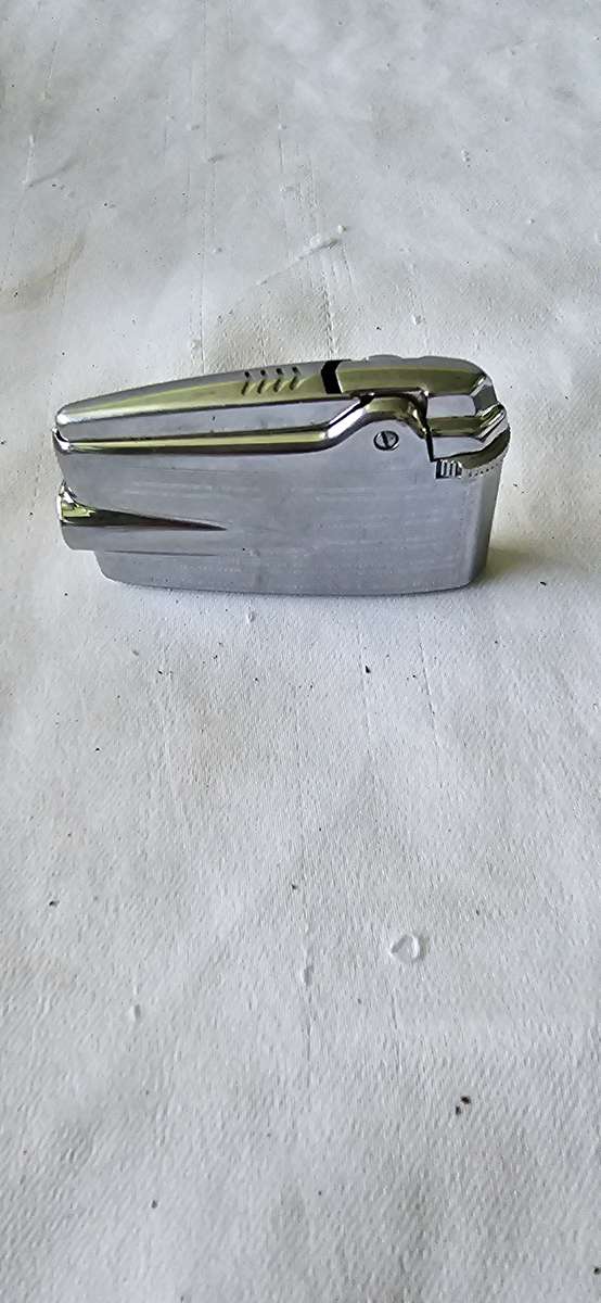 RONSON VARAFLAME CIGARETTE LIGHTER(MADE IN ENGLAND)