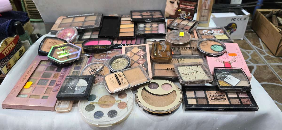 Joblot Face and Eye Makeup Products (36 Piece)