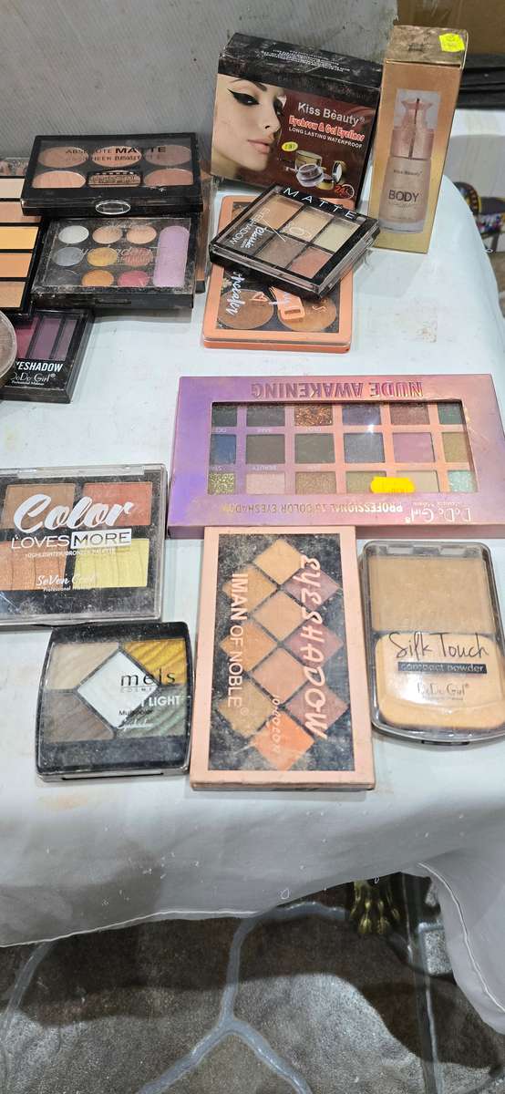 Joblot Face and Eye Makeup Products (36 Piece)