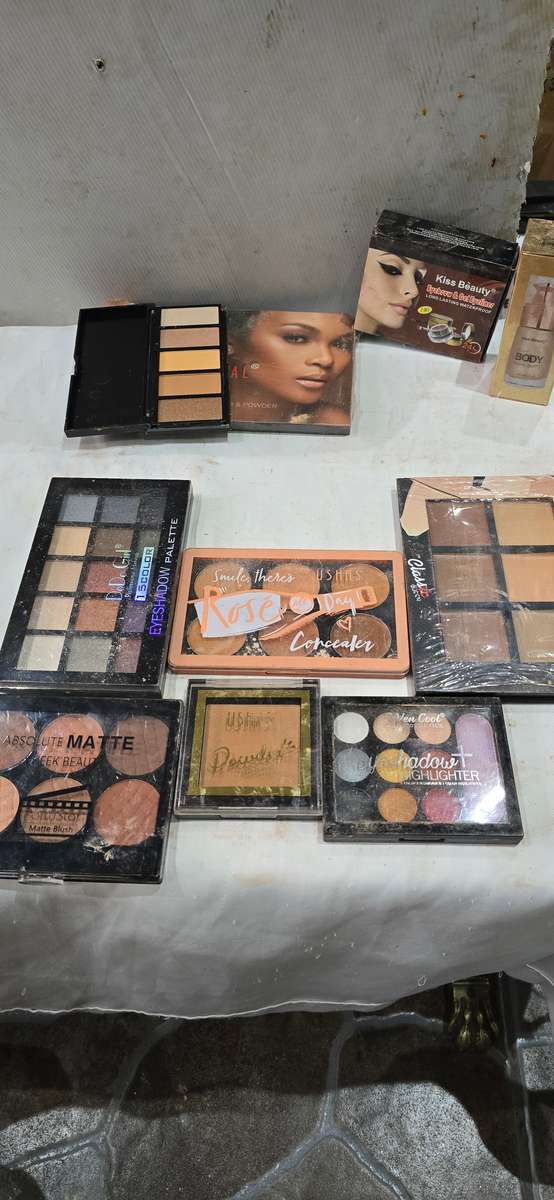 Joblot Face and Eye Makeup Products (36 Piece)