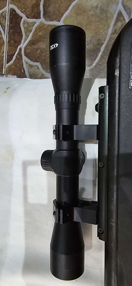 ORIGINAL GAMO RIFLE INCL.A 4 X 32 RIFLESCOPE(MINT CONDITION)