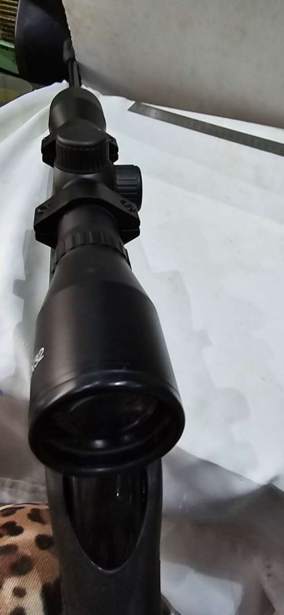 ORIGINAL GAMO RIFLE INCL.A 4 X 32 RIFLESCOPE(MINT CONDITION)
