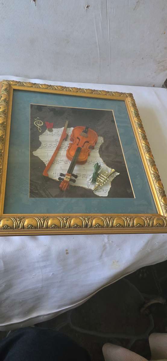 FRAMED WOODEN MINIATURE VIOLIN WITH NOTES(35 x 30cm)