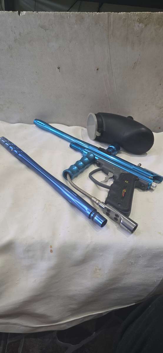E GRIP PAINTBALL GUN WITH CARRY CASE