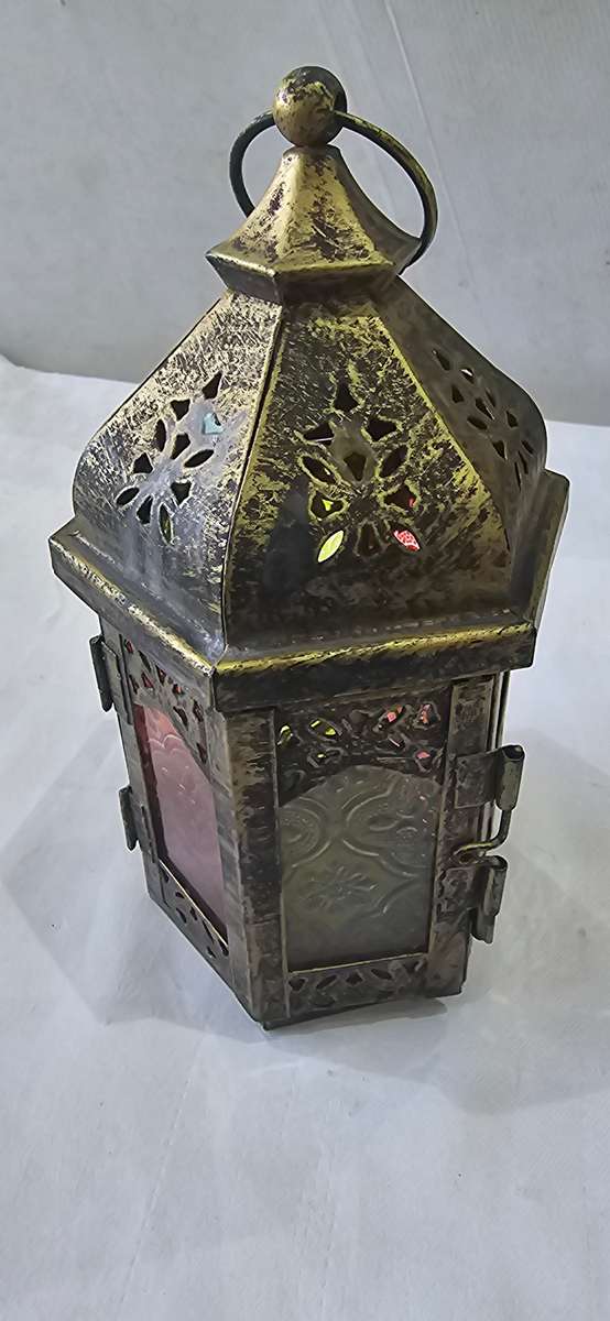 CLASSIC ARABIC STYLE TABLE CANDLEHOLDER LANTERN(METAL AND GLASS) 18CM HEIGHT