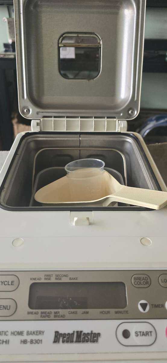 HITACHI BREAD MAKER(UNUSED CONDITION)