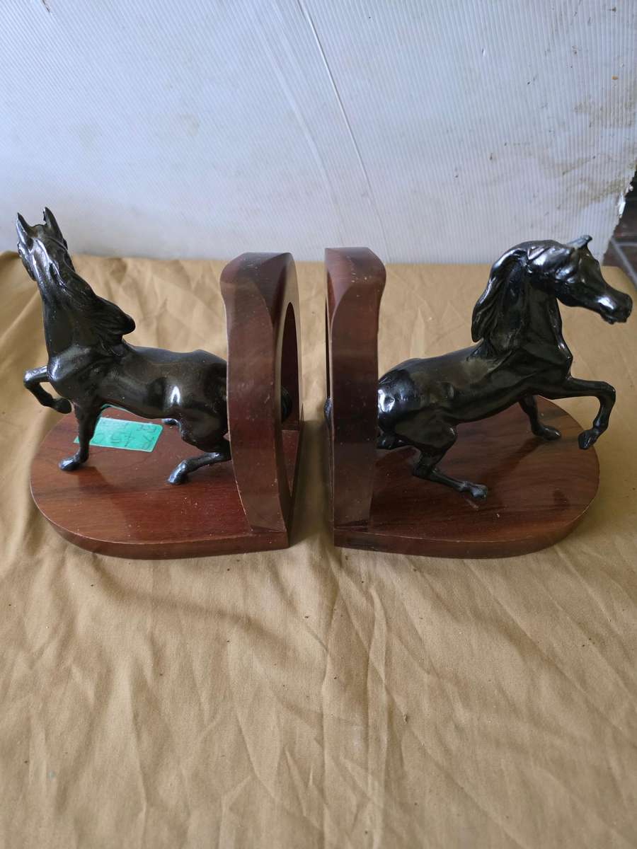 VINTAGE BRONZE HORSE BOOK DIVIDER-SEE DESCRIPTION,15 x 15cm