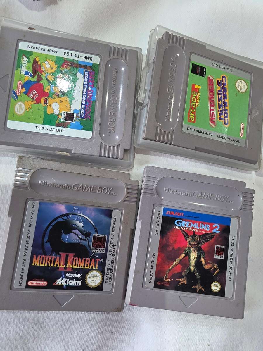 Rare Nintendo DMG-01 Original Game Boy with 10 Gameboy cartridges & cleaning kit