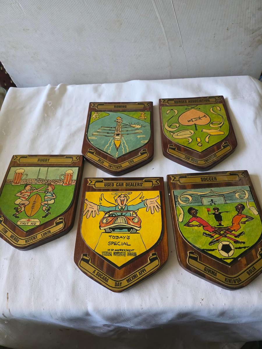 Set of 5 very old signs on solid wood plaque (17 x 13cm)