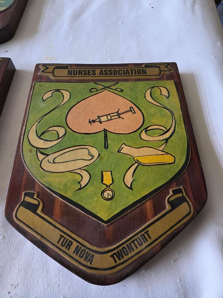 Set of 5 very old signs on solid wood plaque (17 x 13cm)