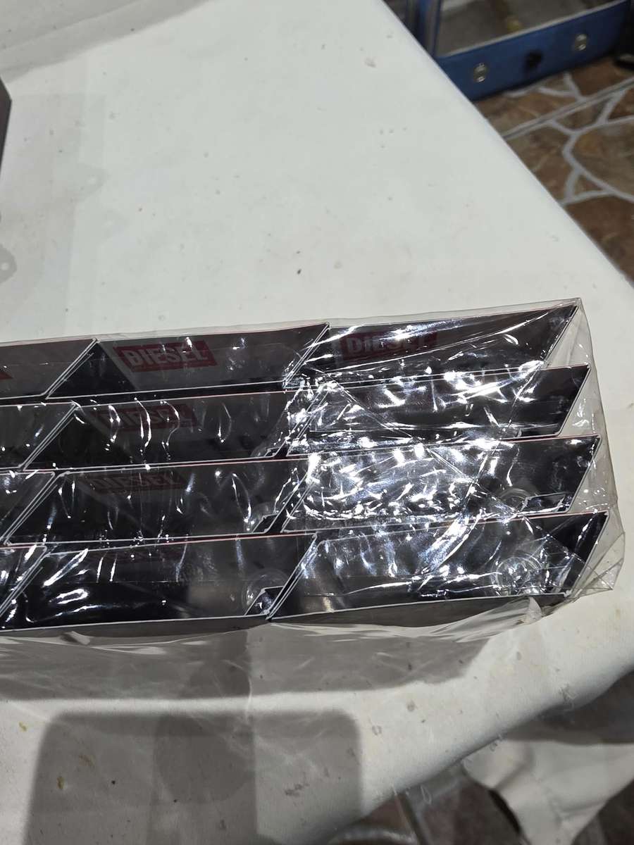 Pack of 8 Original Mens Diesel French Eau de Perfum (8 x 1.2ml)