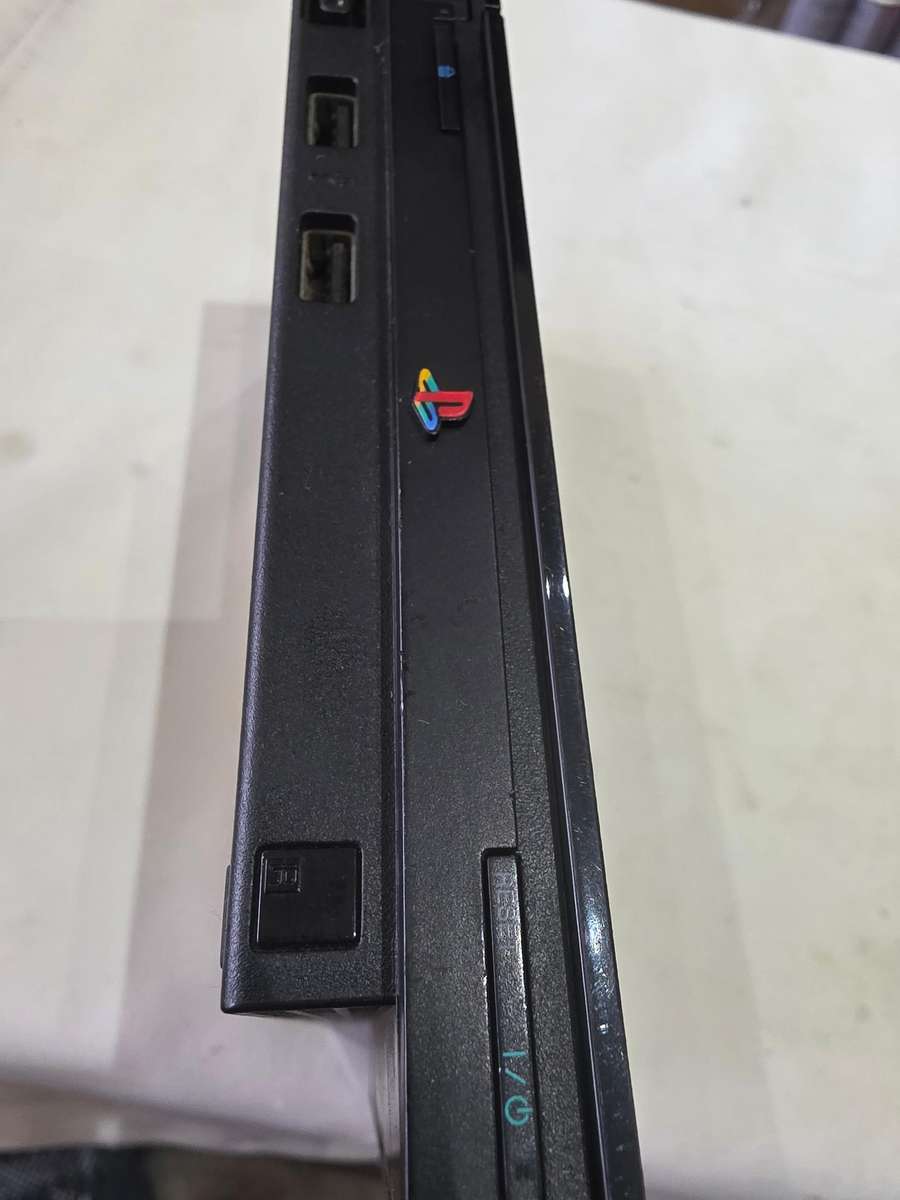 PLAYSTATION 2 CONSOLE