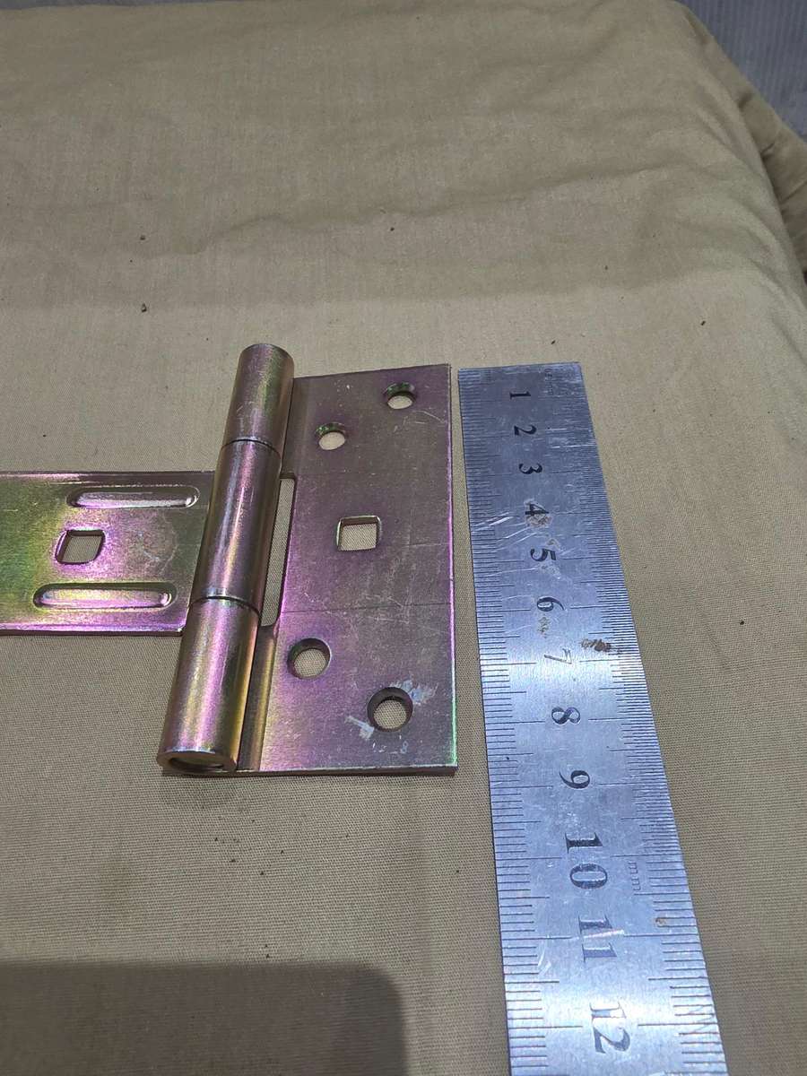 4 PIECE METAL T HINGES
