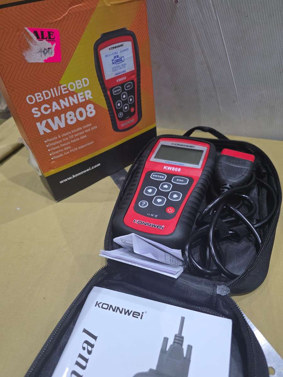 KONWEI OBD11 SCANNER KW808