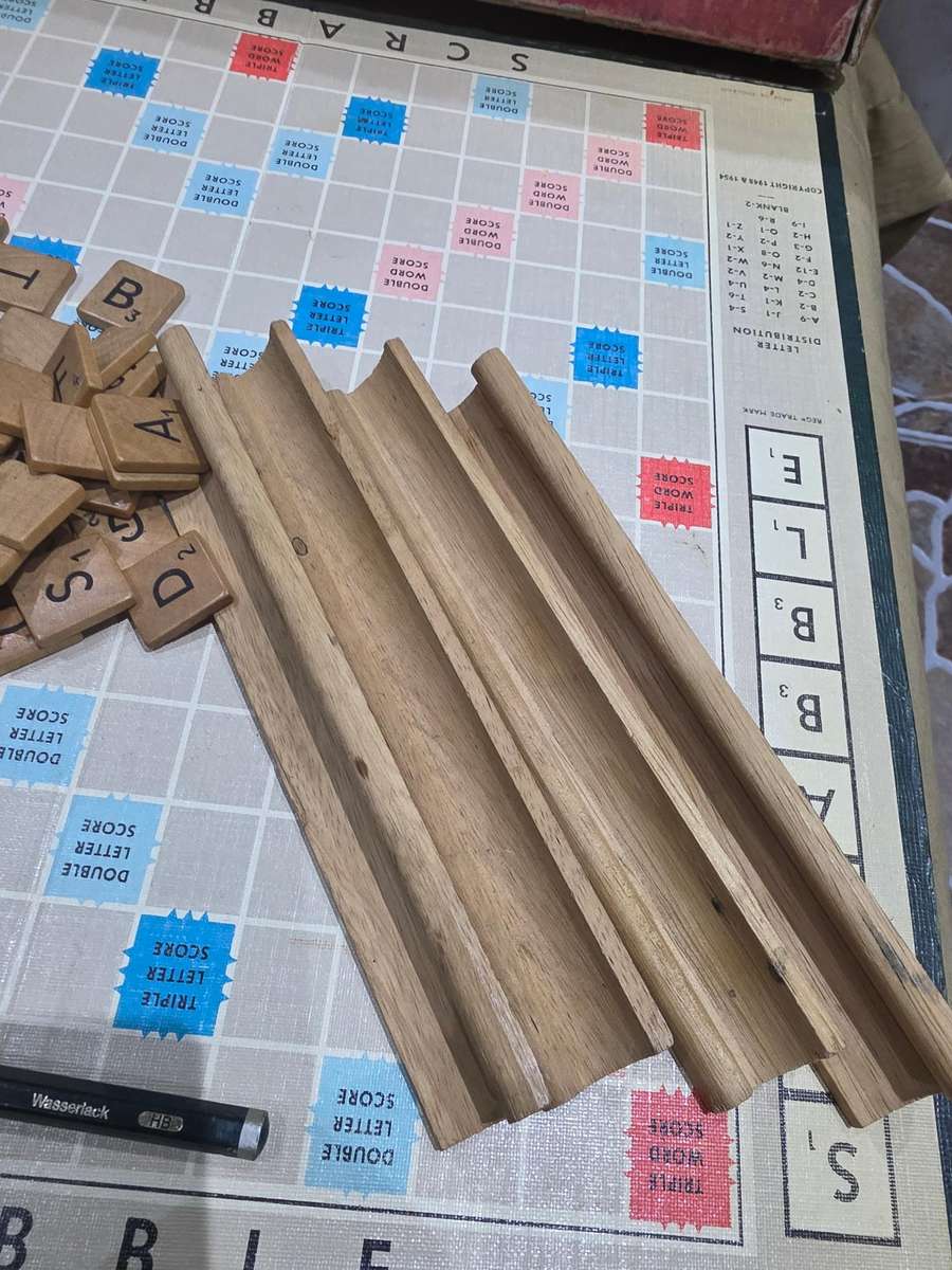 1950/1960's VINTAGE SCRABBLE BOARD GAME SET