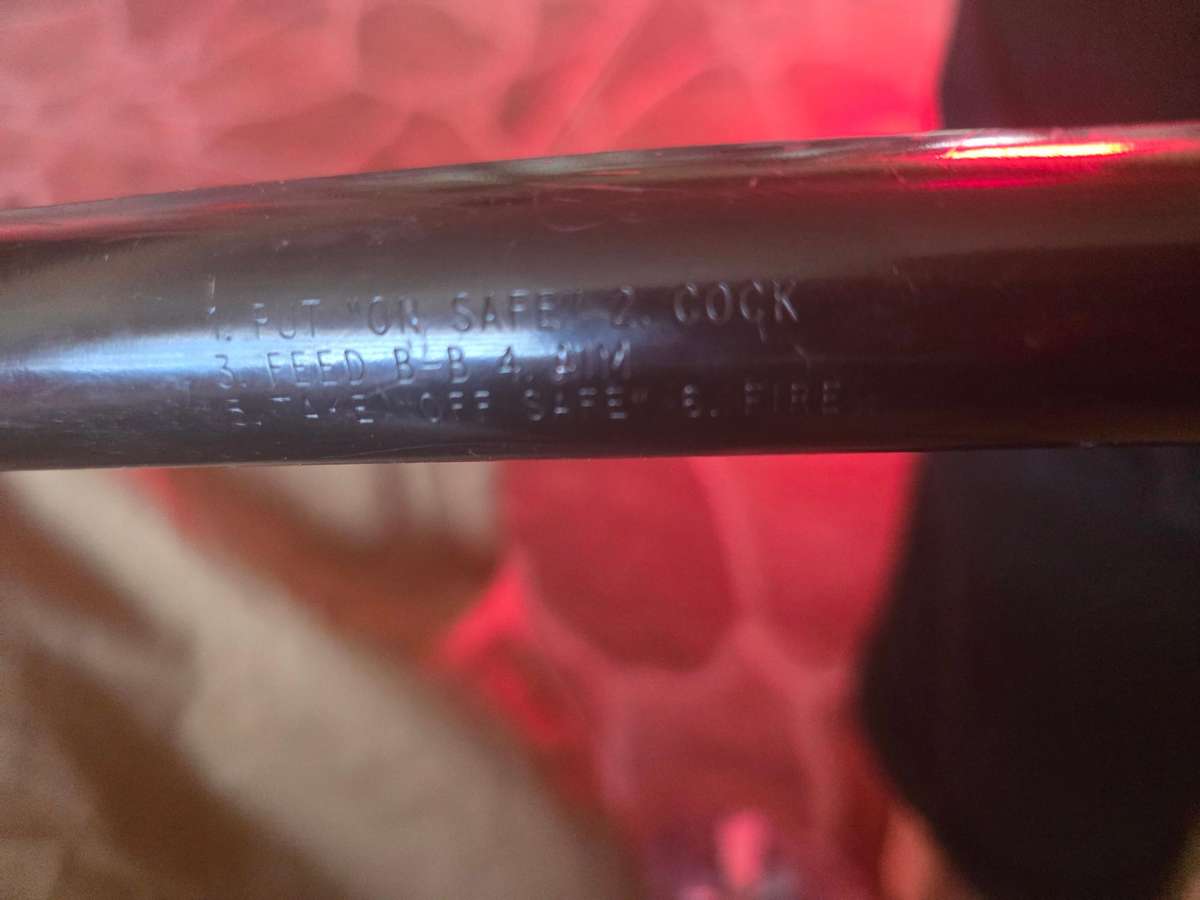 VINTAGE DAISY GUN(MISSING THE ARM TO COCK THE RIFLE)