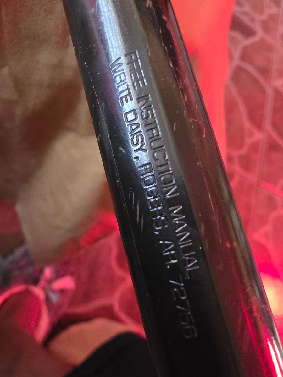 VINTAGE DAISY GUN(MISSING THE ARM TO COCK THE RIFLE)