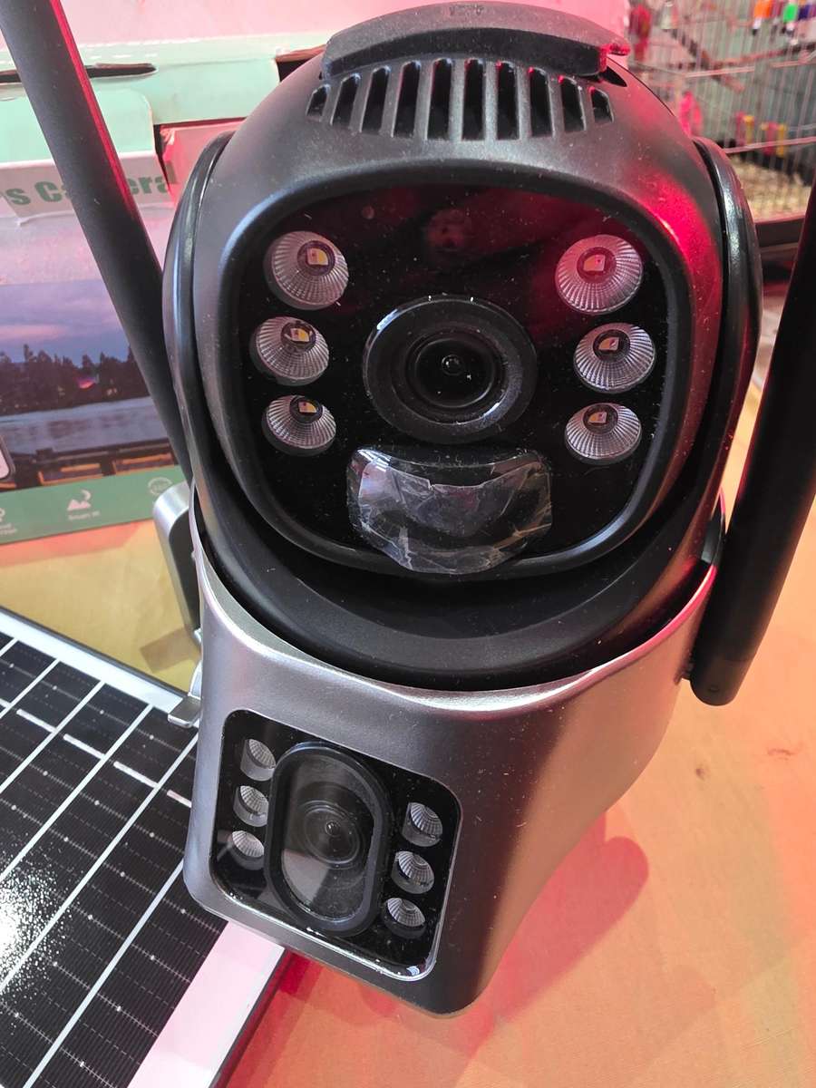 SOLAR 2 SCREENS OUTDOOR CAMERA