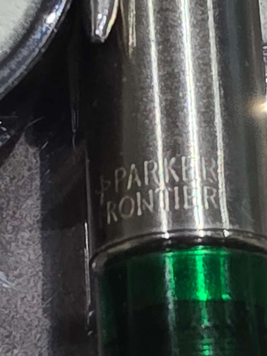 VINTAGE PARKER FRONTIER FOUNTAIN PEN IN ORIGINAL CASE(UNUSED)