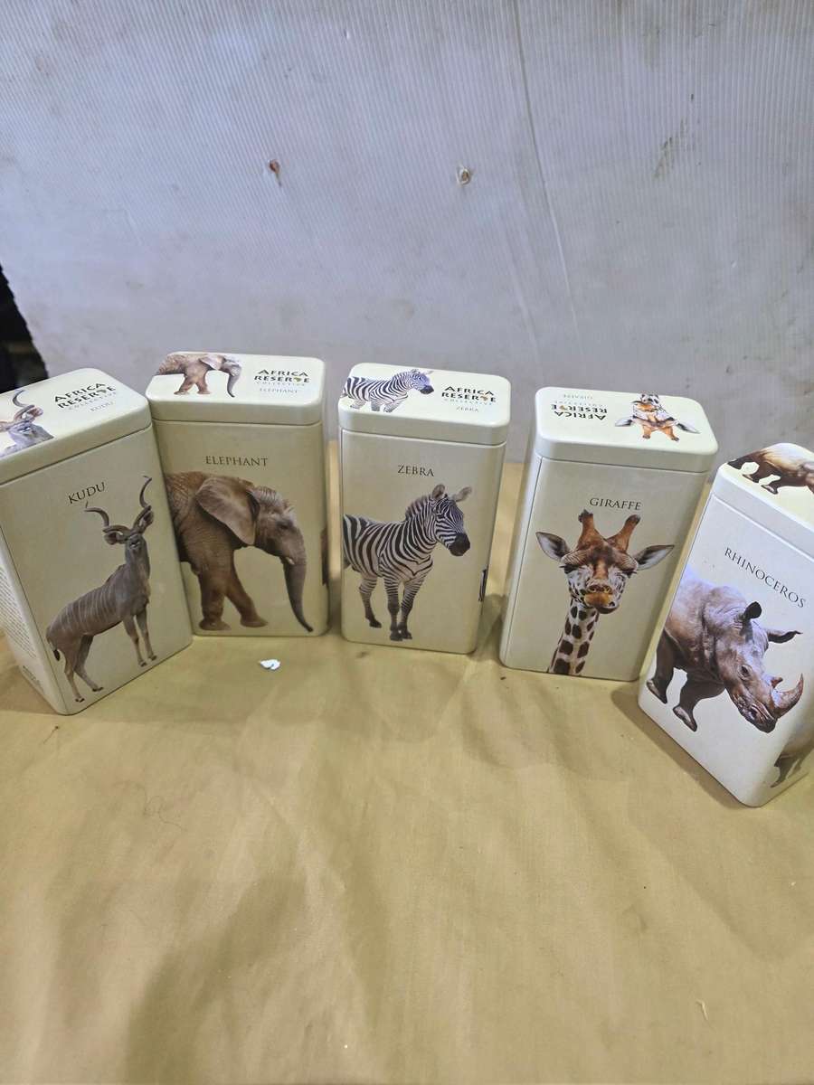 5 Piece Africa Reserve Big 5 Collectable Tins (13 x 7 x 5cm each)