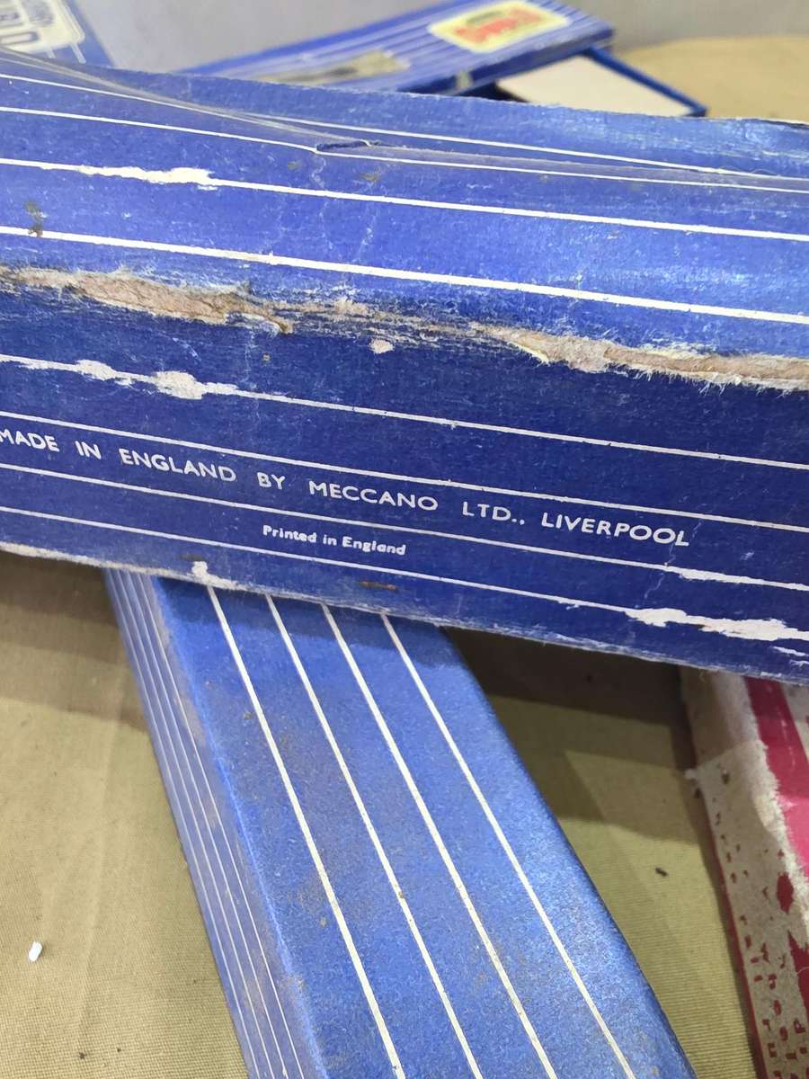 JOBLOT HORNBY DUBLO TRACKS AND ASSESCORIES-UNUSED