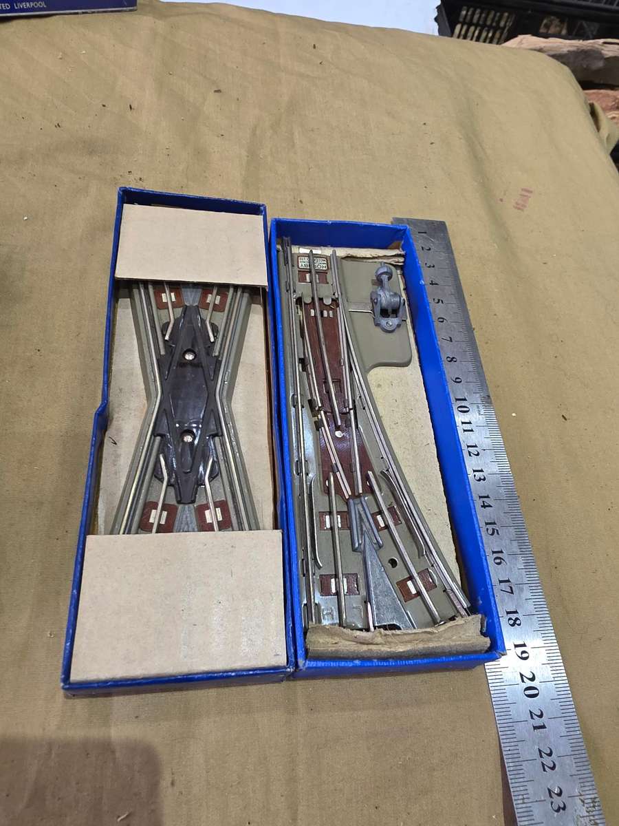 JOBLOT HORNBY DUBLO TRACKS AND ASSESCORIES-UNUSED