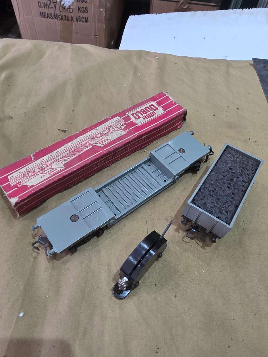 JOBLOT HORNBY DUBLO TRACKS AND ASSESCORIES-UNUSED