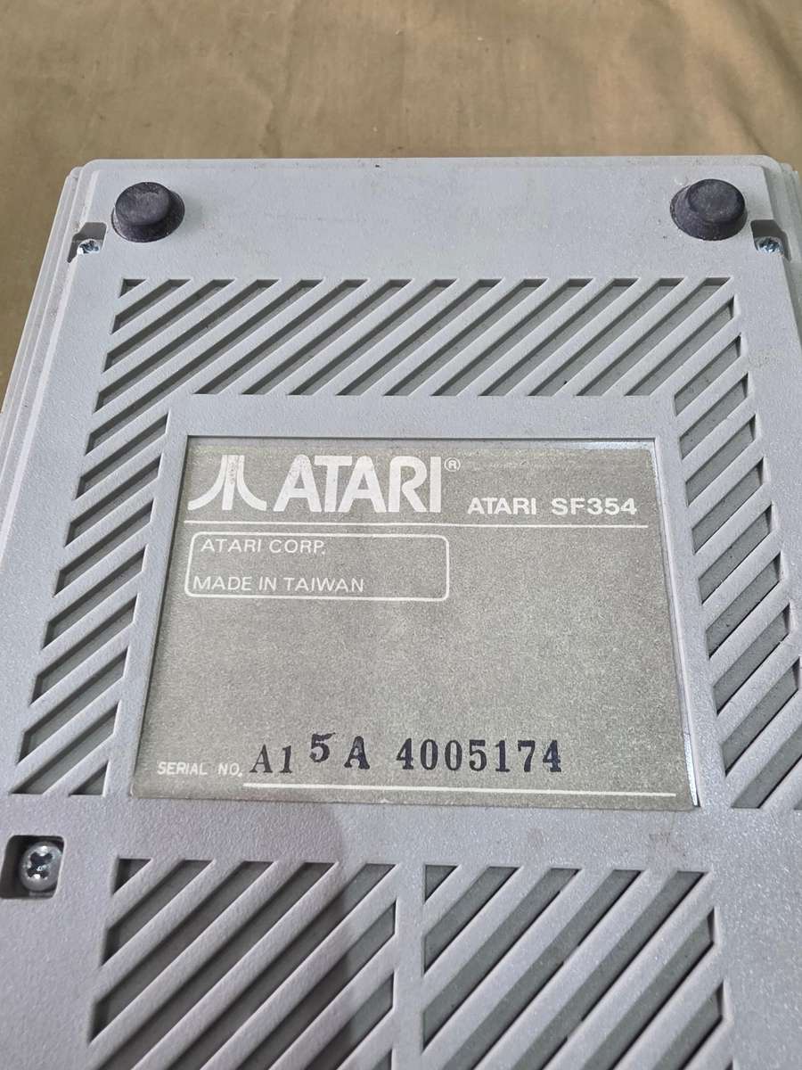 VINTAGE ATARI FLOPPY DISC DRIVE