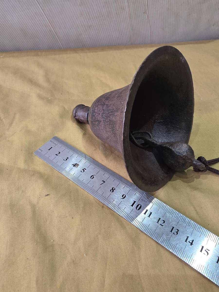 CAST IRON VINTAGE RUSTIC BELL