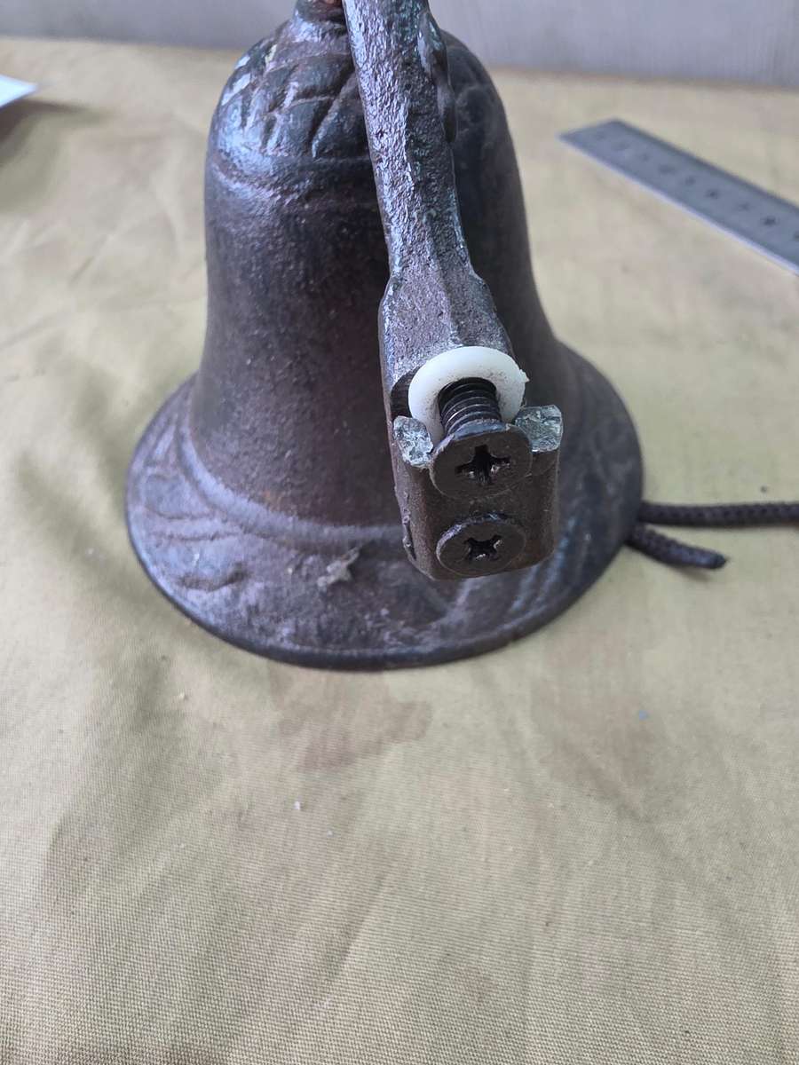 CAST IRON VINTAGE RUSTIC BELL