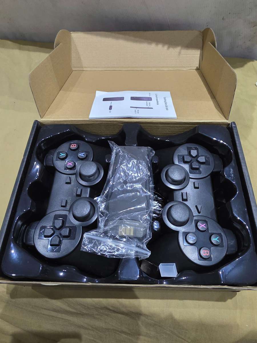 2.4G WIRELESS CONTROLLER GAMEPAD