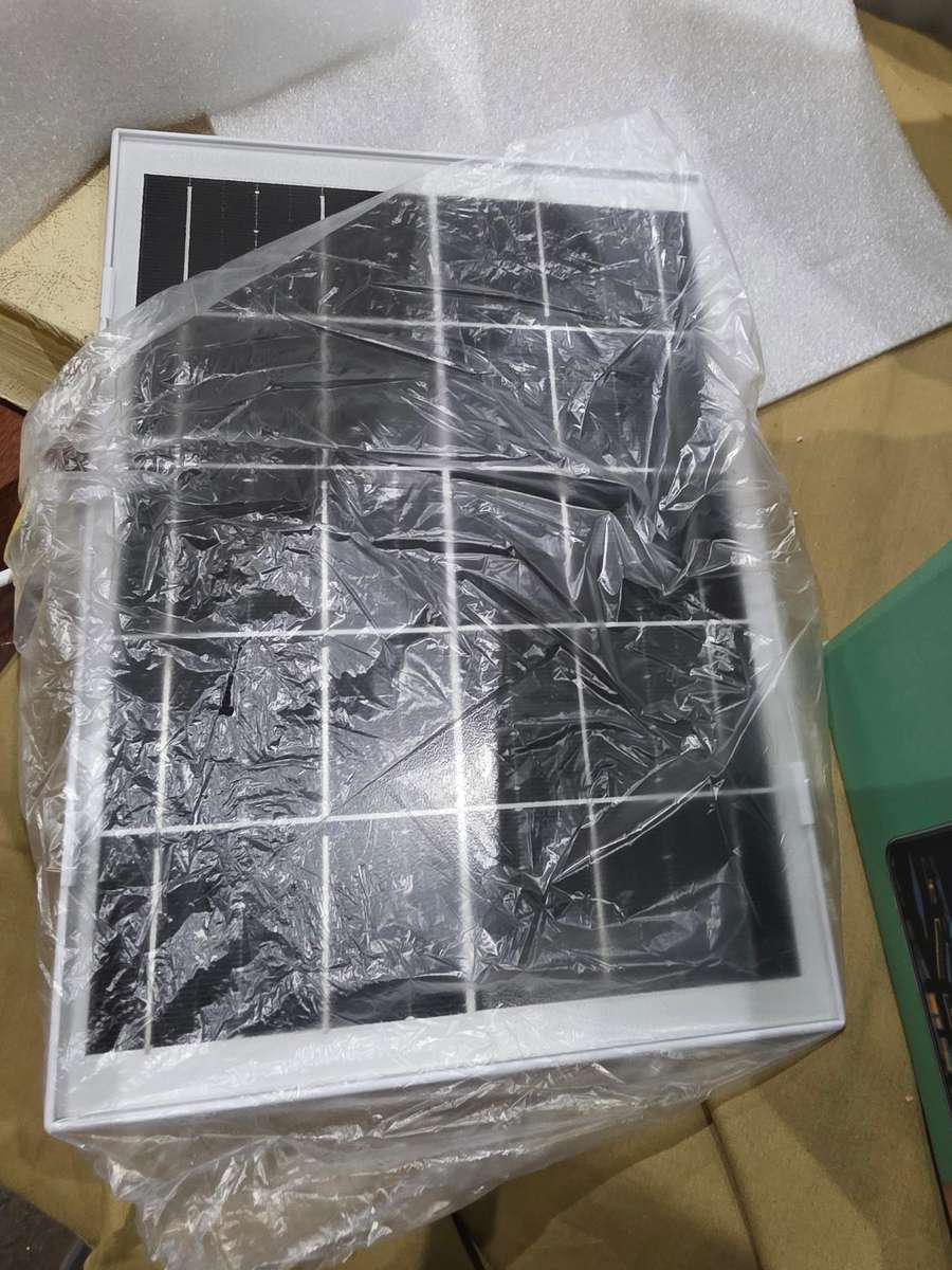 SOLAR OUTDOOR TWO SCREENS CAMERA (BUILT IN BATTERY)