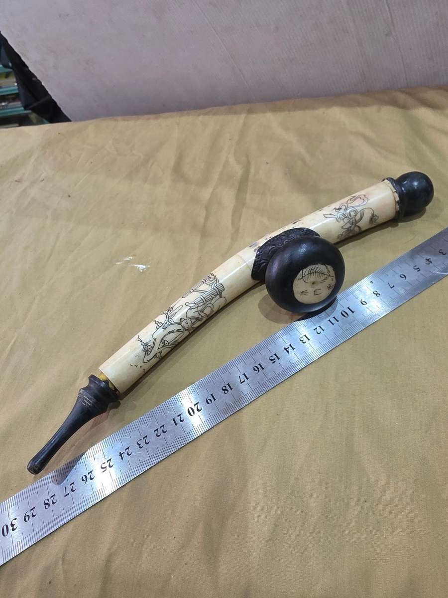 VINTAGE BONE OPIUM PIPE