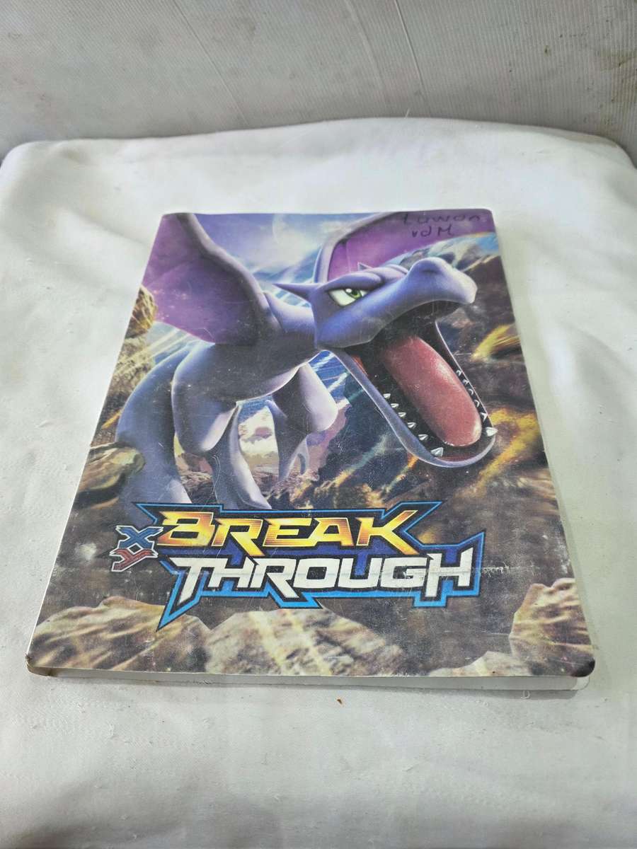 ALBUM OF POKEMAN CARDS