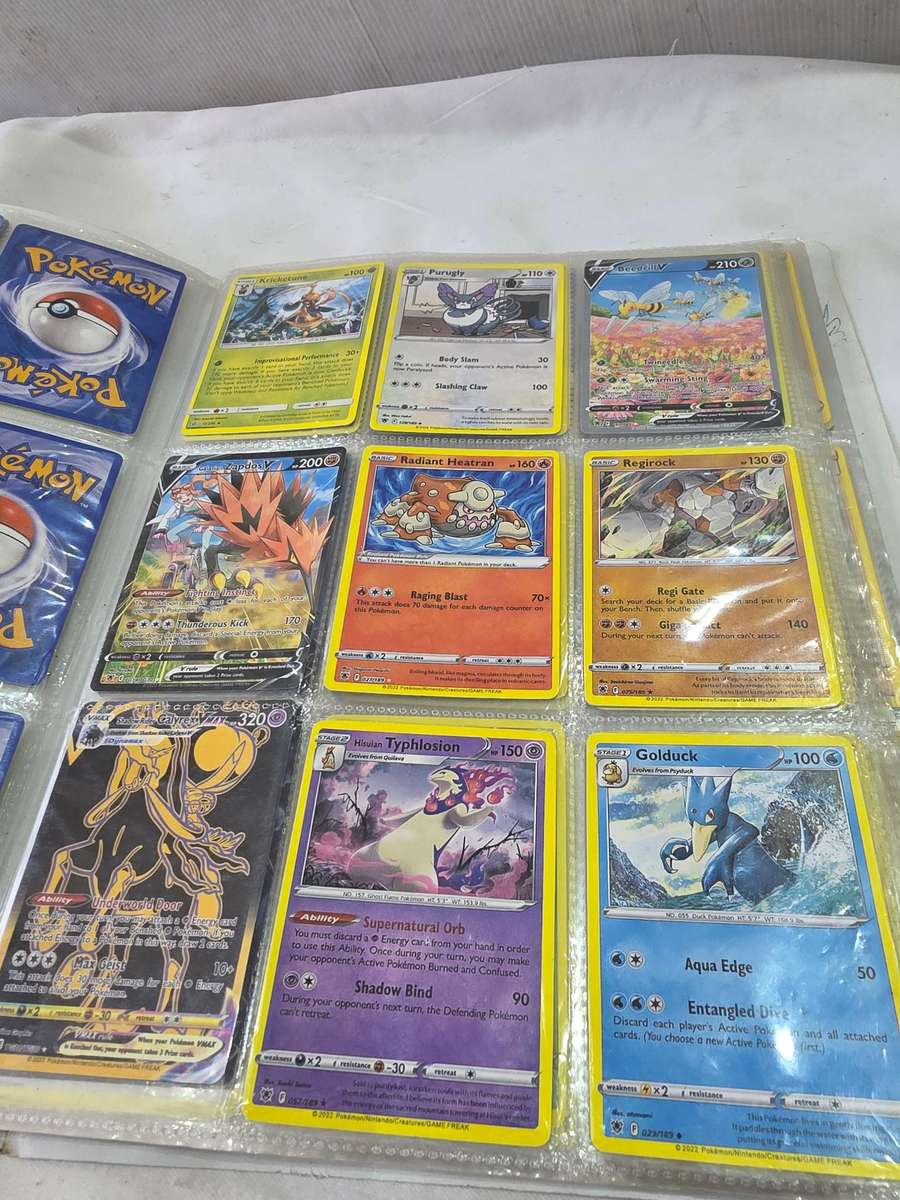 ALBUM OF POKEMAN CARDS