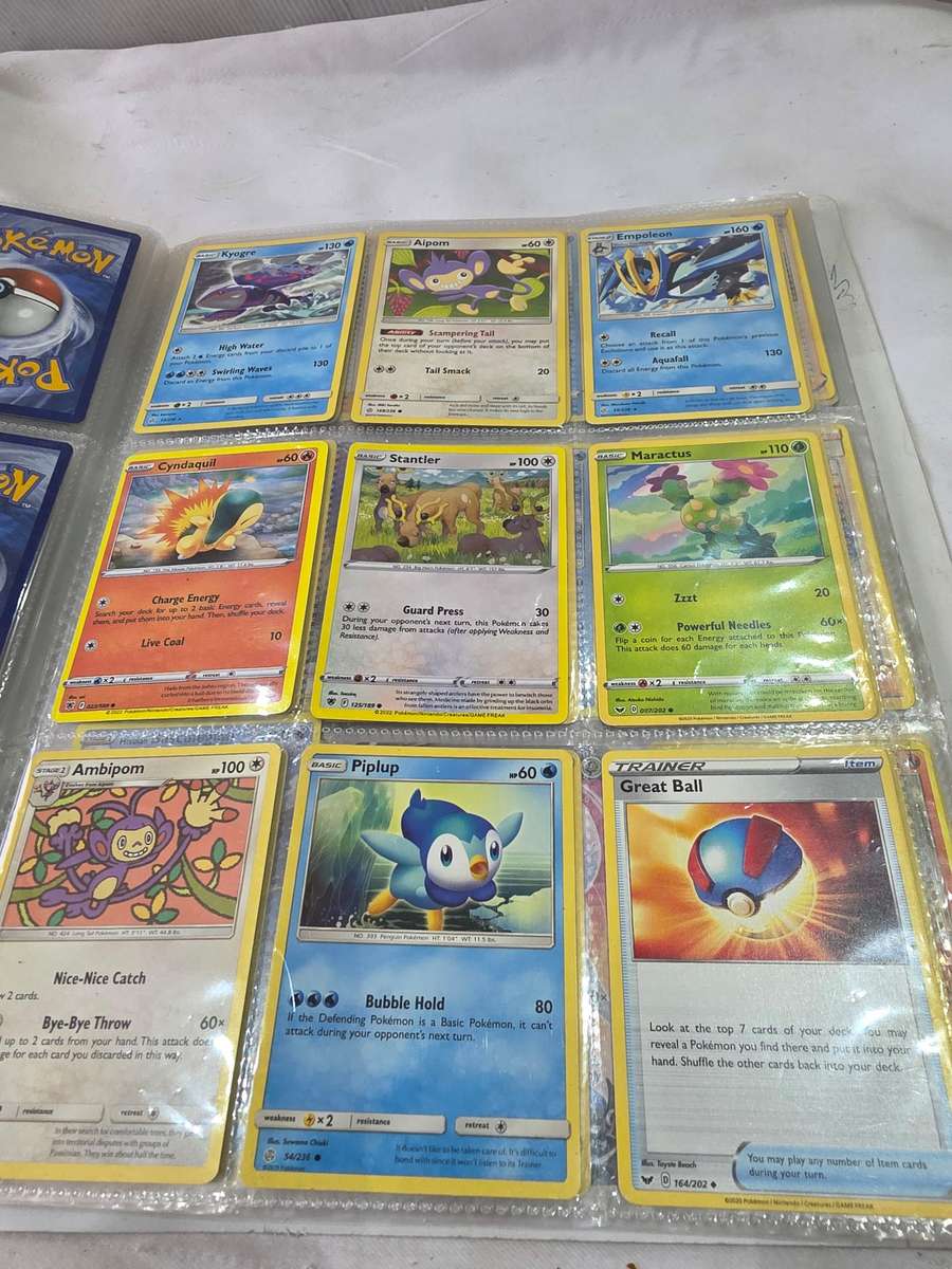 ALBUM OF POKEMAN CARDS
