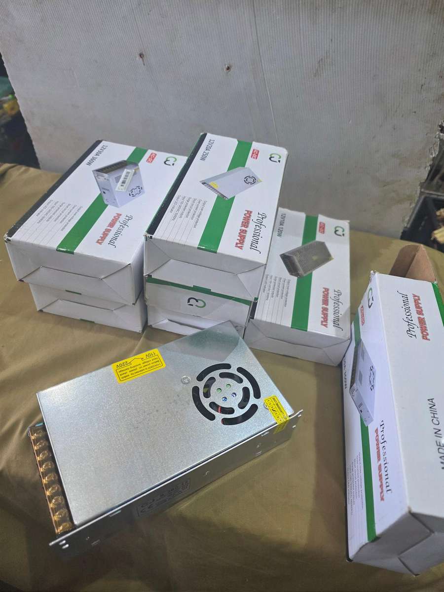 7 x CCTV POWER SUPPLIES-SEE DESCRIPTION