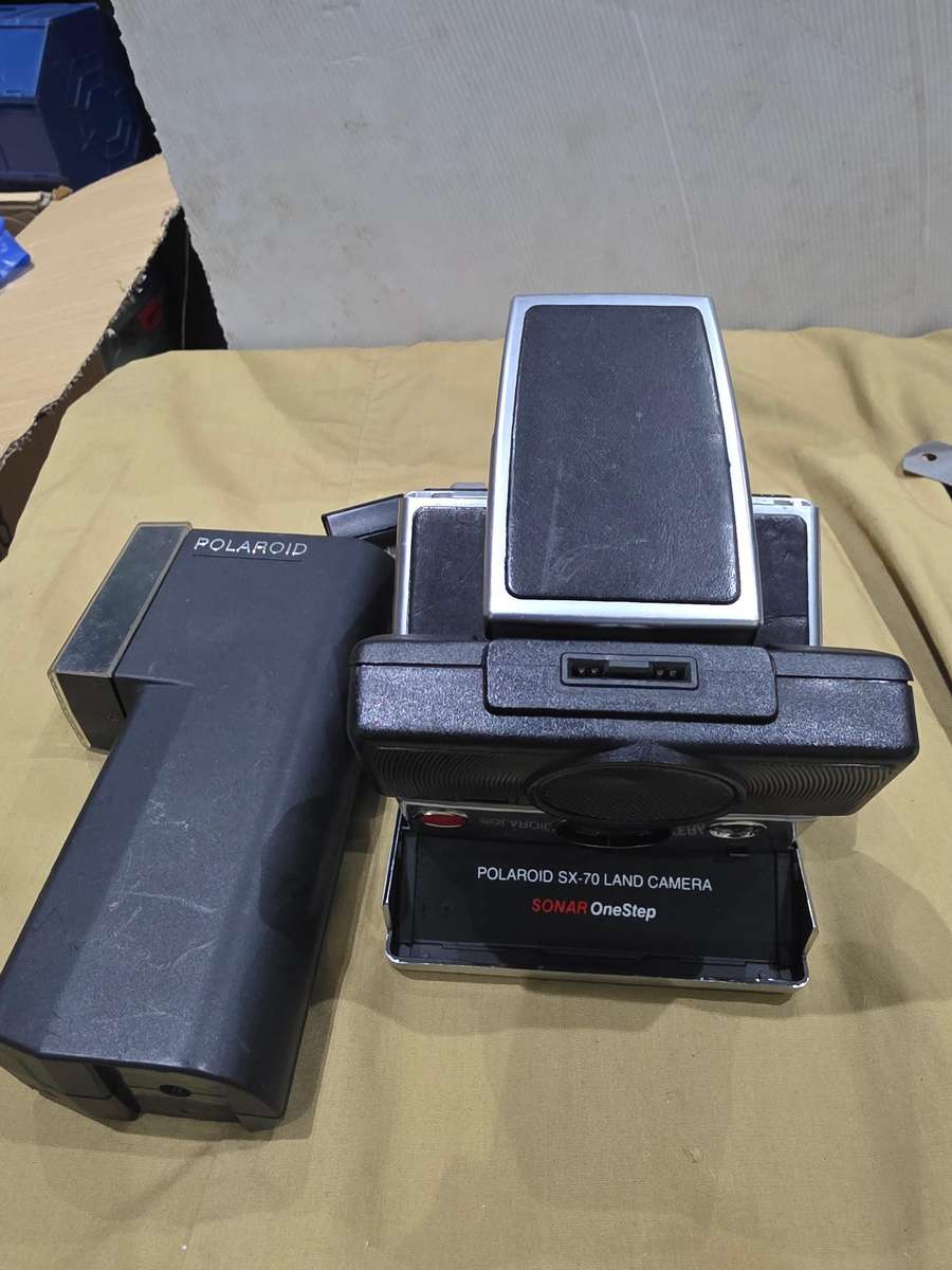 PALAROID SX-70 LAND CAMERA SONAR ONE STEP