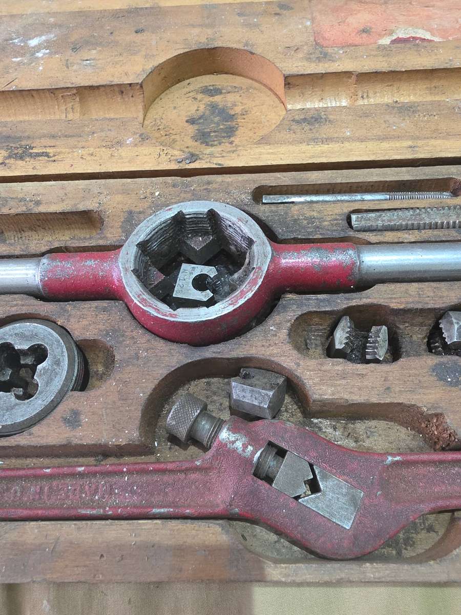 VINTAGE TAP AND DIE SET