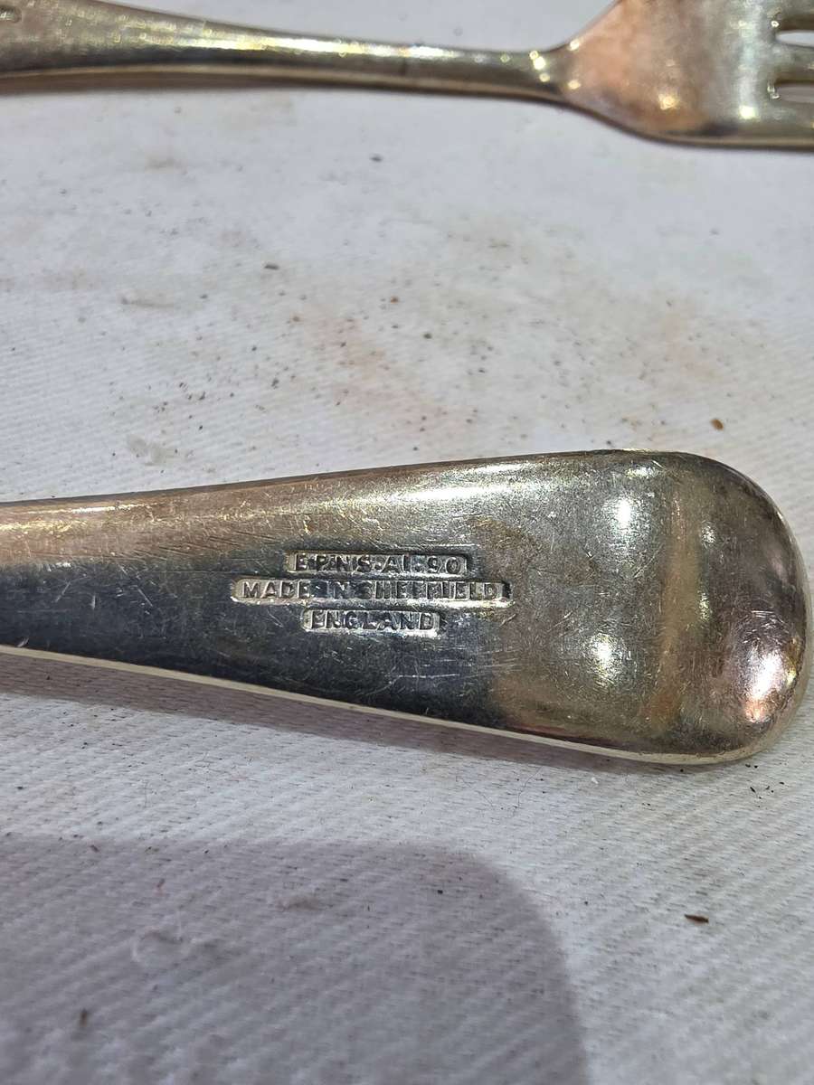 26 PIECE VINTAGE CUTLERY SET(ENGLAND)