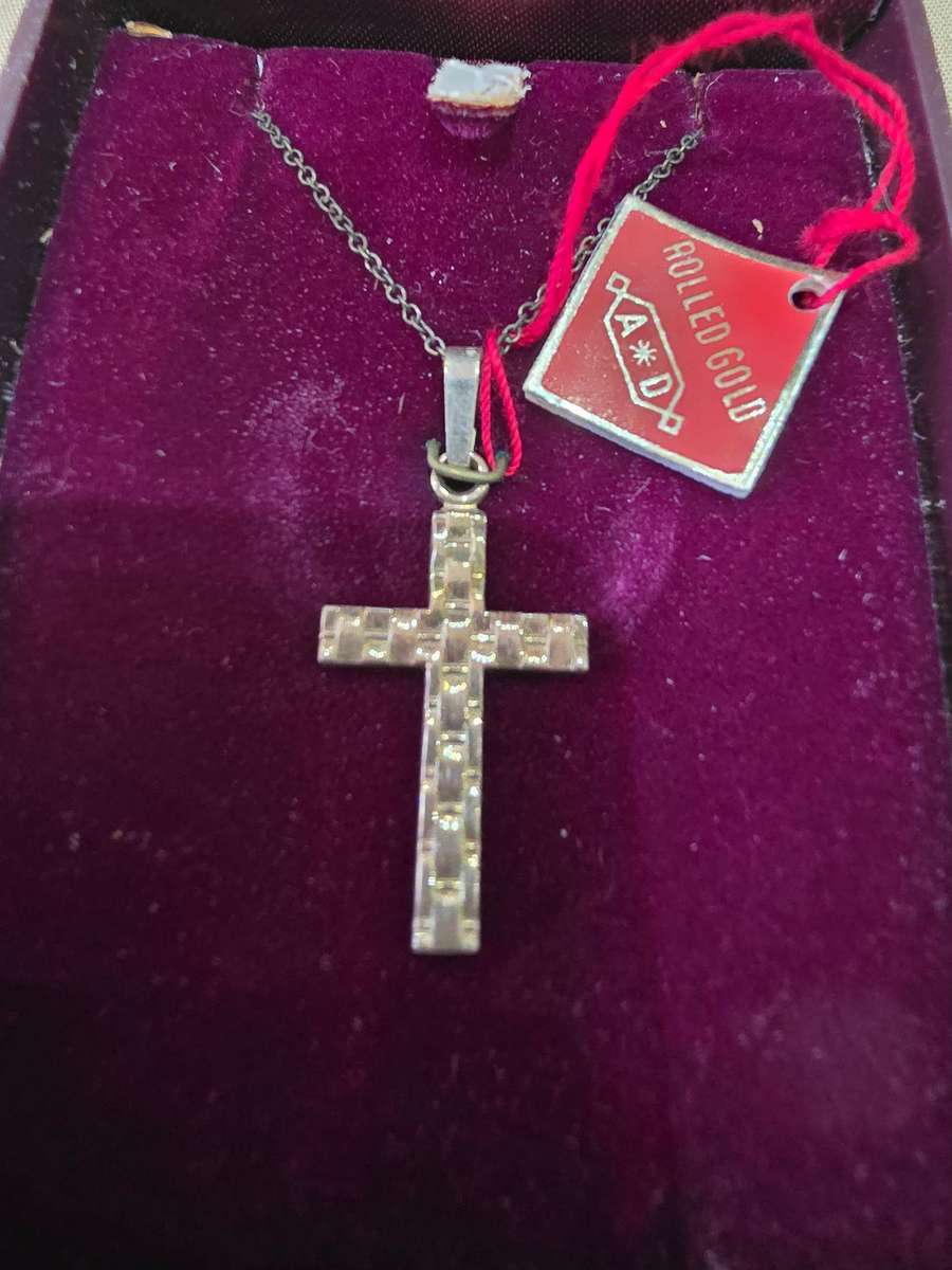 ROLLED GOLD CROSS CHAIN AND PENDANT